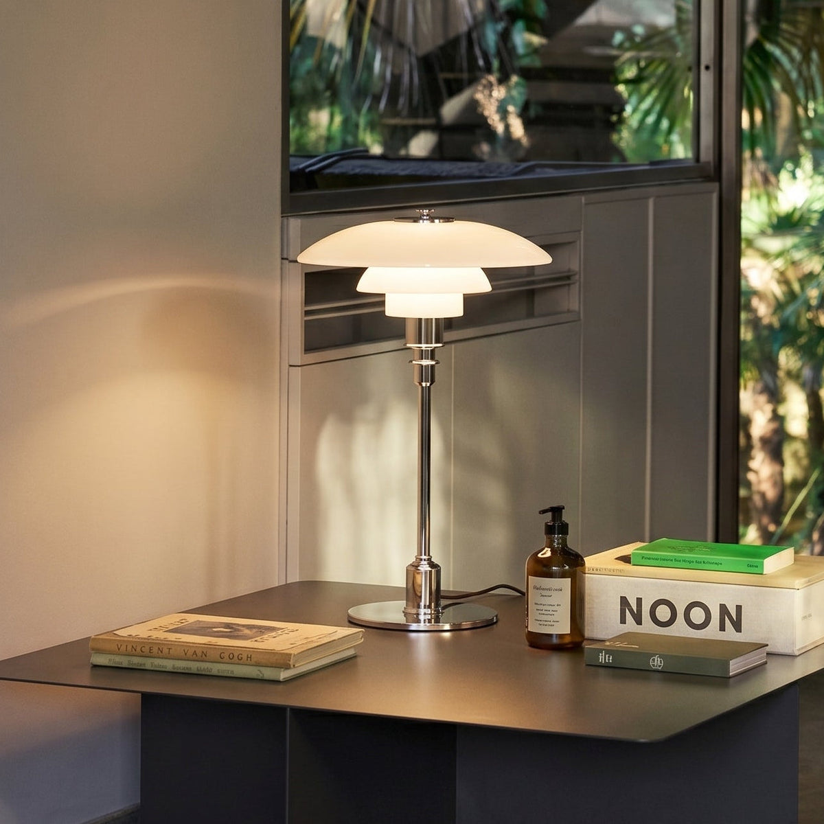 Stolní lampa v dánském designu